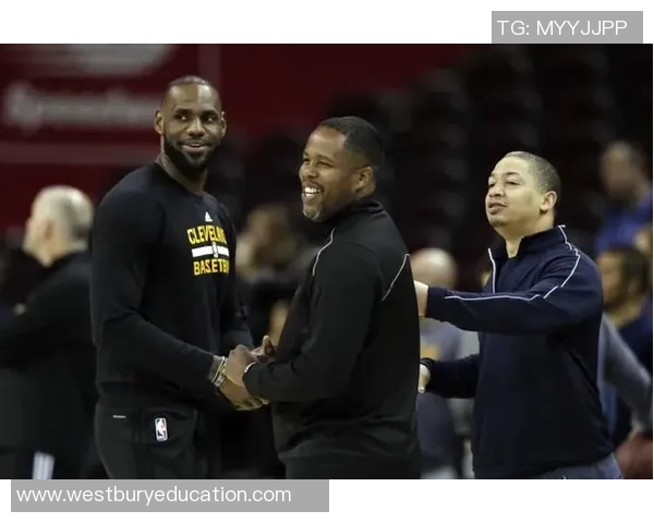 达蒙-琼斯赌球泄密短信内容：詹姆斯今晚缺阵 重注雄鹿让我捞一笔